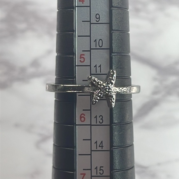 Starfish Silver Ring - Picture 3 of 3